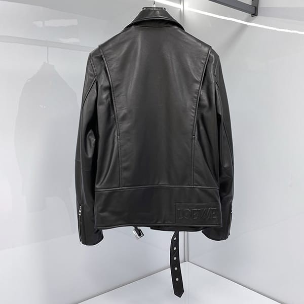 大人気！ロエベ 偽物 バイカージャケット ナパラム ロゴ ベルト付き loh49383